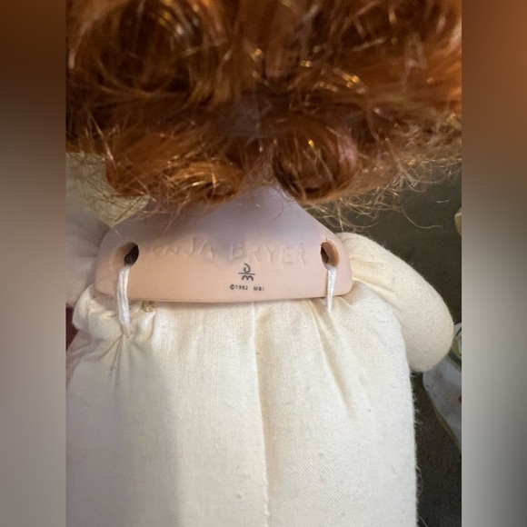 Danbury Mint Porcelain Doll “Cindy” by Sonja Bryer - Picture 5 of 6